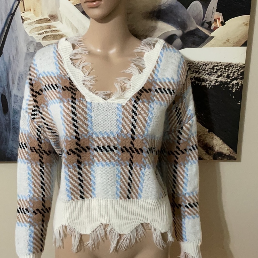 Rue 21 Taupe Plaid Print Destructed Hem Crop Sweater Small - Picture 3 of 8